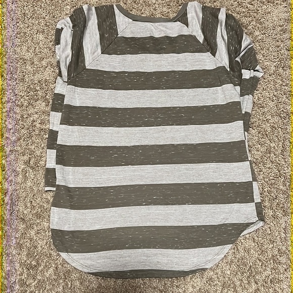 Volcom long sleeve striped shirt size small - Picture 3 of 3